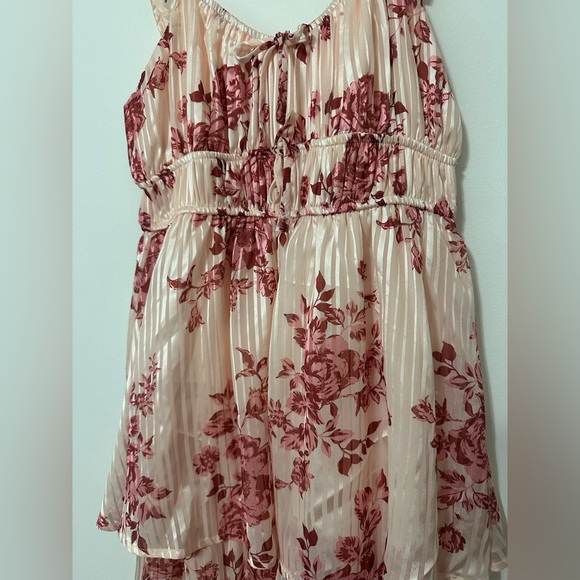 NWTs! Altar’d State Gretchen Maxi dress in ivory and red. Size small - Picture 4 of 4